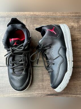 Nike Jordan Courtside 23 Sneakers - Boys Size: 13C - Black & Red - AQ7734-023